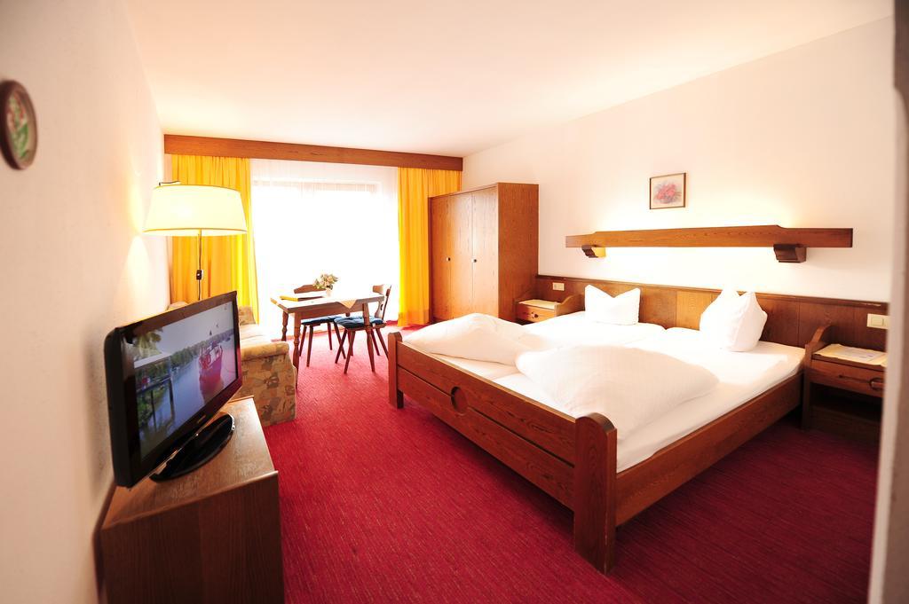 Hotel Garni Lamm Hintertux Phòng bức ảnh